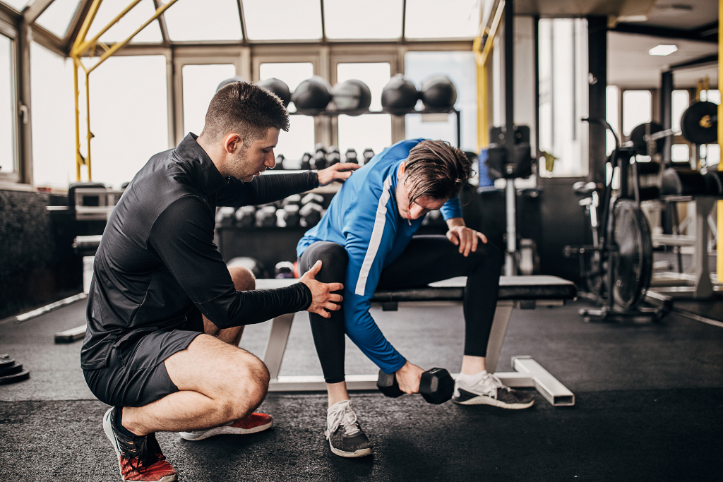 How to Transition from a Gym to Independent Training Should You Work for a Gym or Go Independent as a Personal Trainer in Alameda?