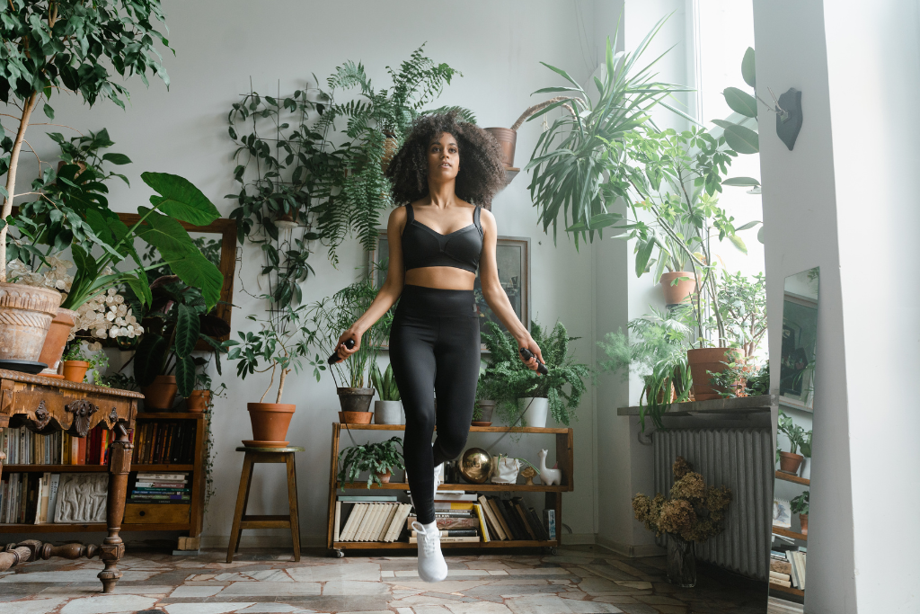 Gym Trainer vs. Independent Trainer: Pros & Cons Should You Work for a Gym or Go Independent as a Personal Trainer in Alameda?